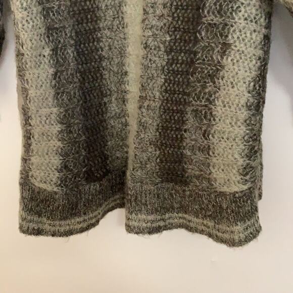 MOHAIR BLEND LIGHTWEIGHT MADE IN ITALY SWEATER - Picture 4 of 5